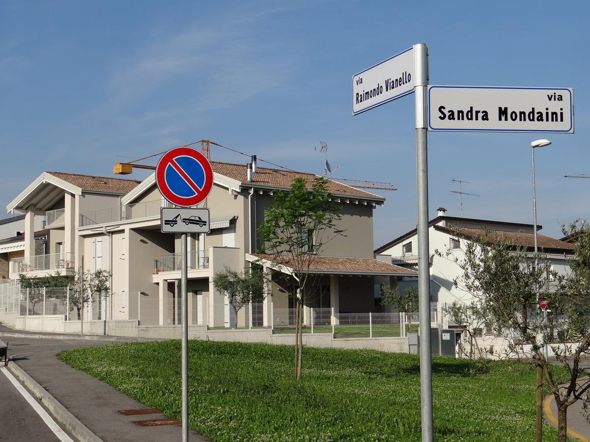 Nuovo Laghetto Del Frassino Hotell Peschiera del Garda Exteriör bild