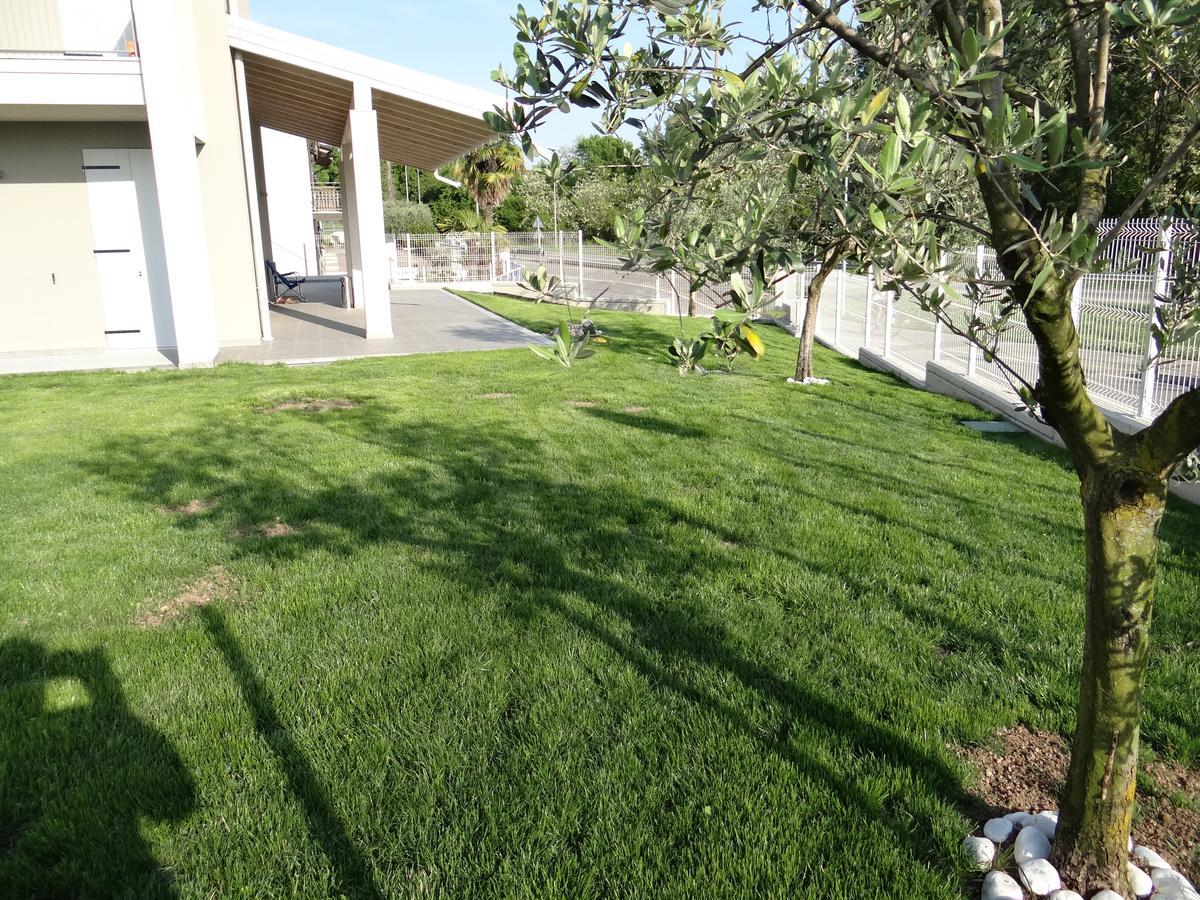Nuovo Laghetto Del Frassino Hotell Peschiera del Garda Exteriör bild