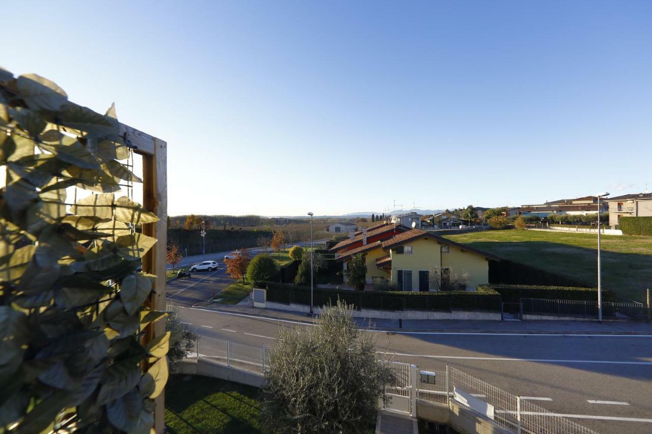 Nuovo Laghetto Del Frassino Hotell Peschiera del Garda Exteriör bild