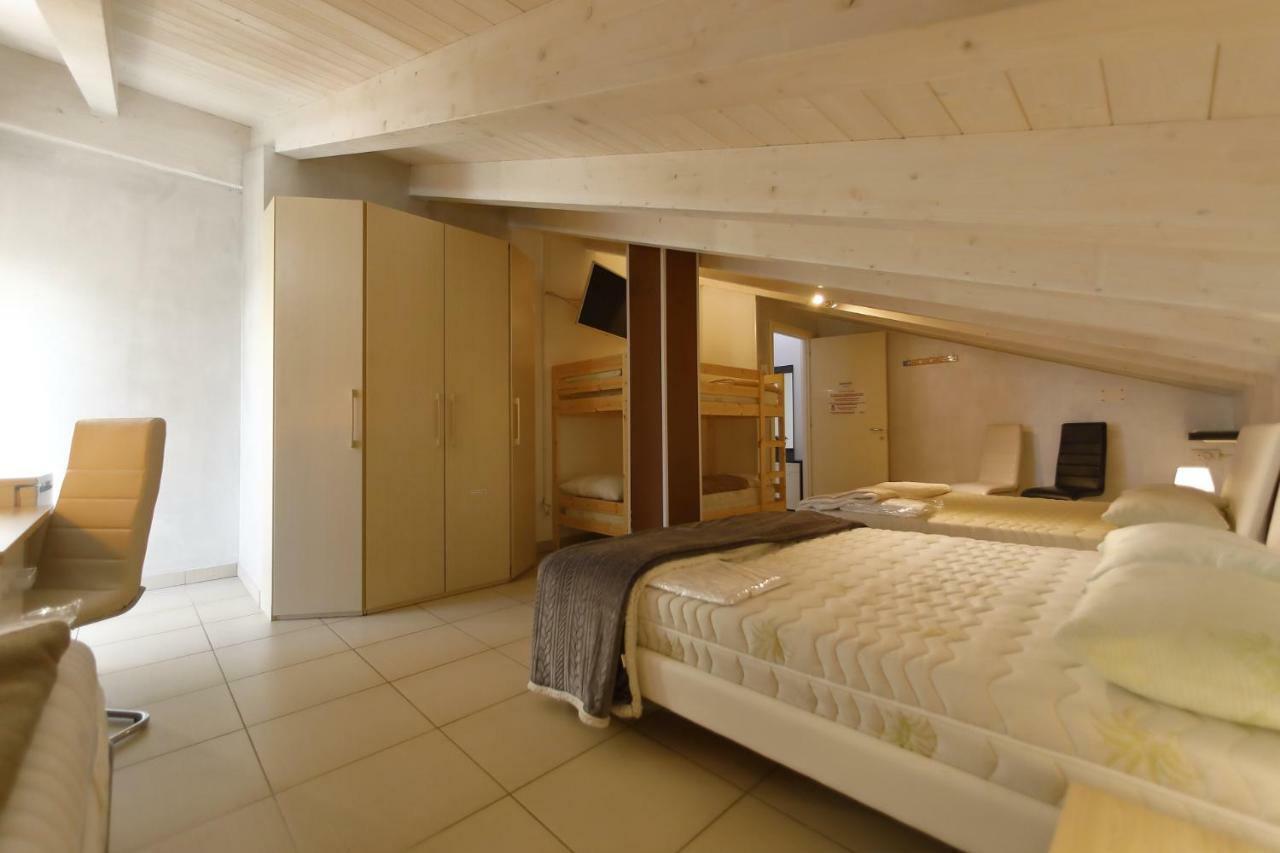 Nuovo Laghetto Del Frassino Hotell Peschiera del Garda Exteriör bild