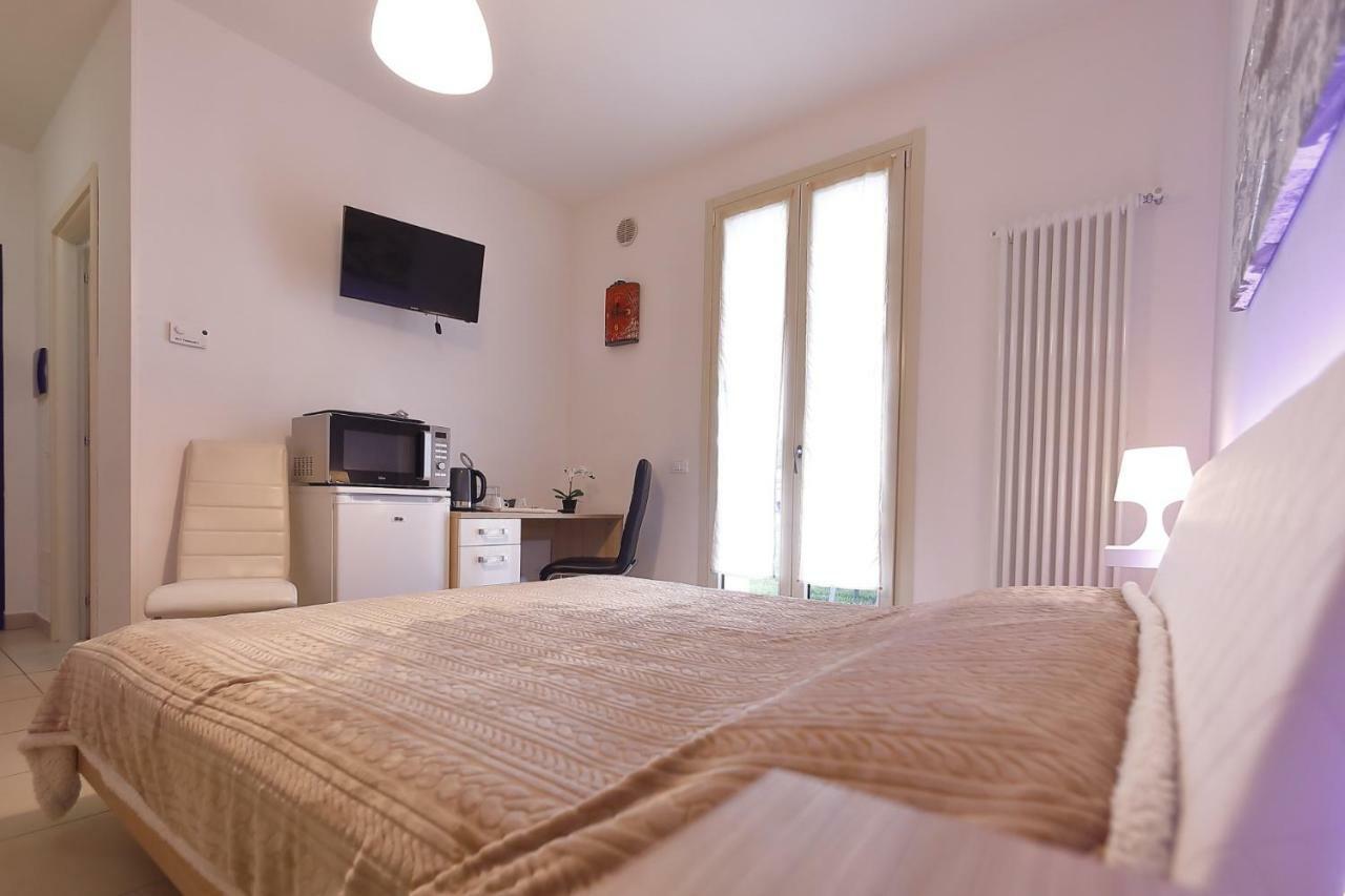 Nuovo Laghetto Del Frassino Hotell Peschiera del Garda Exteriör bild